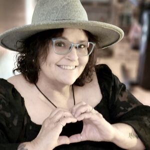 Meet your Posher, Lesia